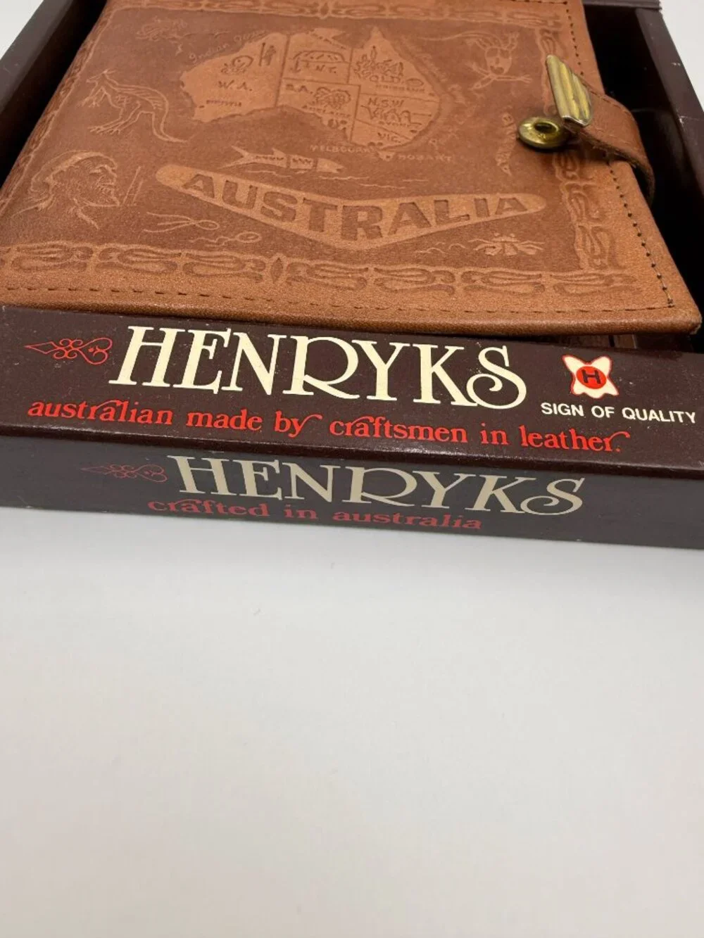 NIB Vintage Henryks Australian Handcrafted Leather Wallet